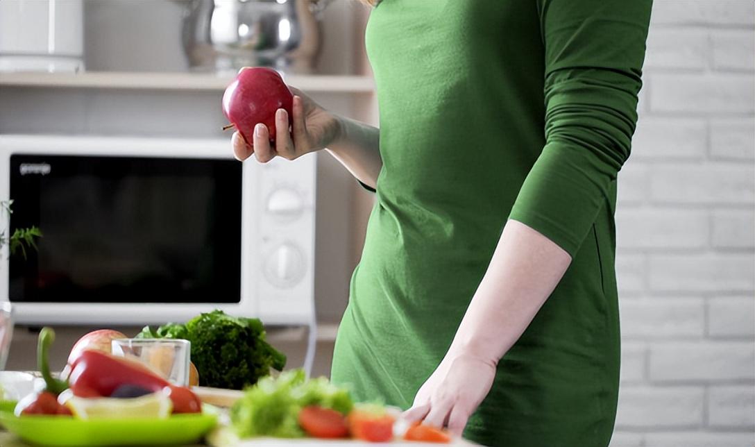 血糖升高会出现哪些症状？如何调节我们的血糖？