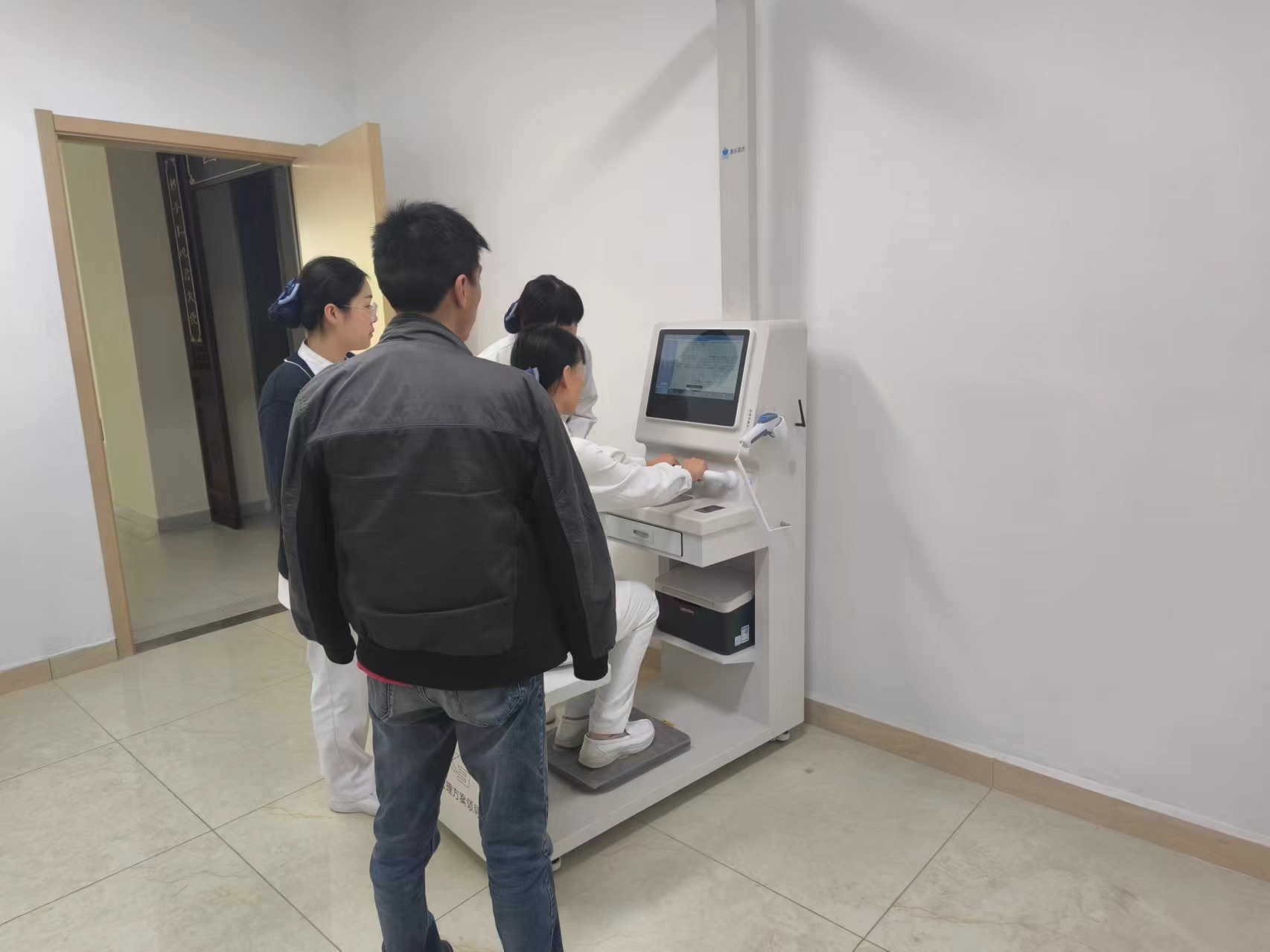 智能健康管理新趋势：解码健康小屋一体机的核心价值与应用场景